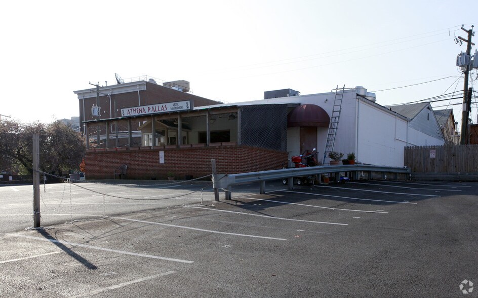 More Photos Of 556 22nd St S, Arlington Restaurant For Lease