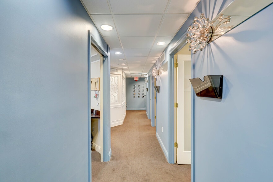 More Photos Of 2301 Wilton Dr, Wilton Manors Apartments For Sale
