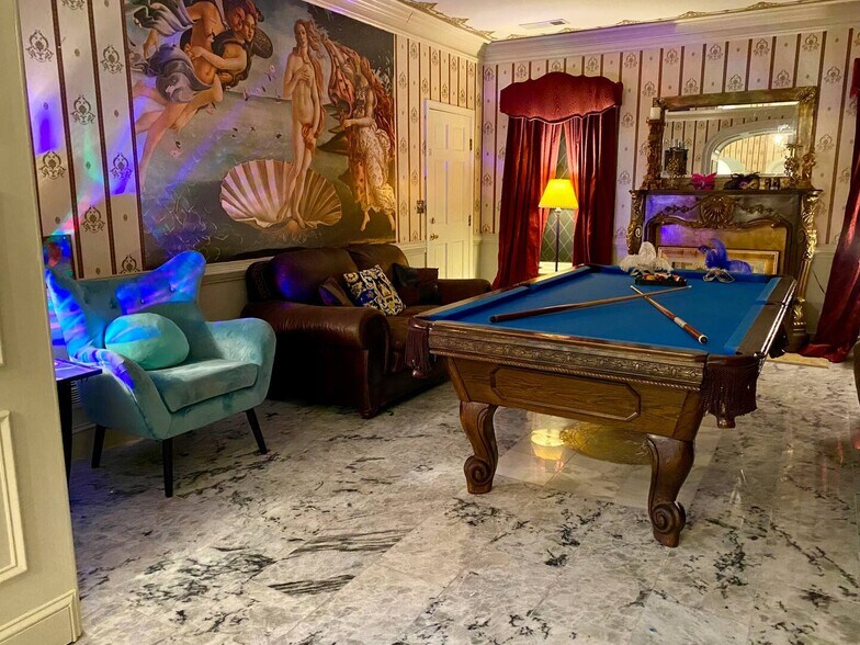 More Photos Of 3000 Cathedral Pl, Decatur Movie Radio TVStudio For Sale