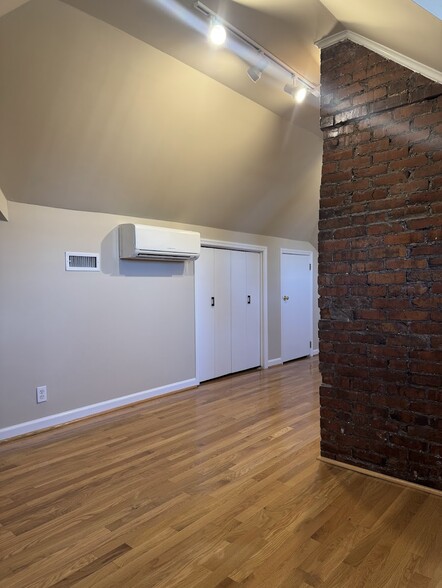More Photos Of 143 4th Ave N, Franklin Loft Creative Space For Lease