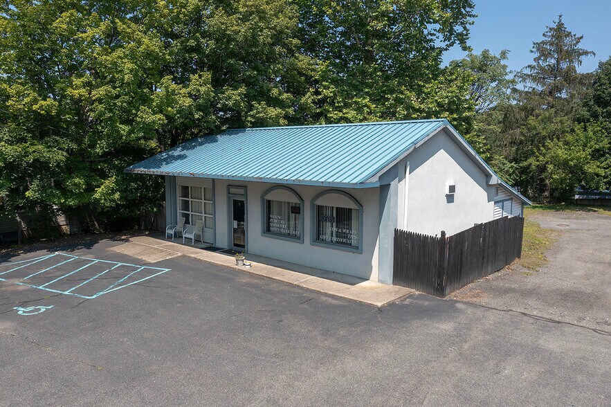 More Photos Of 102 NJ-94 Hwy, Blairstown General Retail For Sale