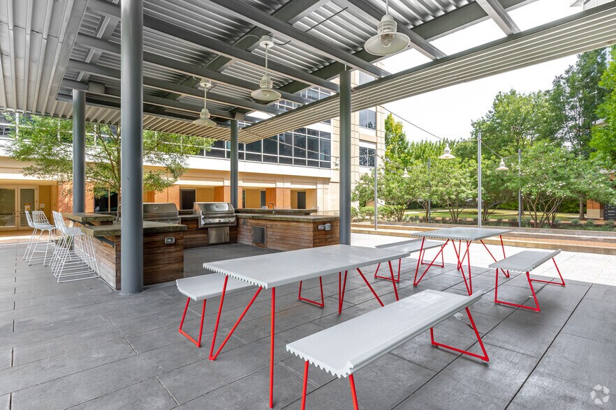 More Photos Of 2380 Performance Dr, Richardson Office For Lease