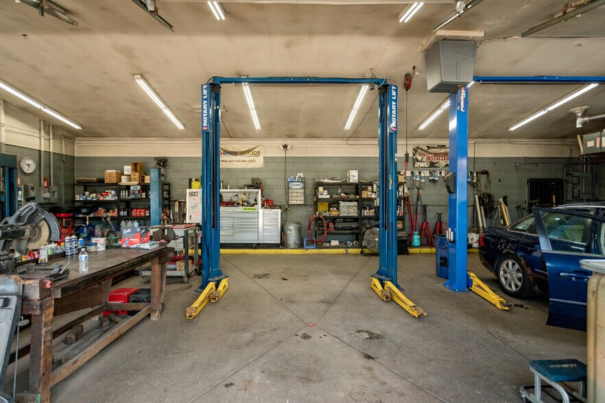 More Photos Of 34655 E Michigan Ave, Wayne Auto Repair For Sale