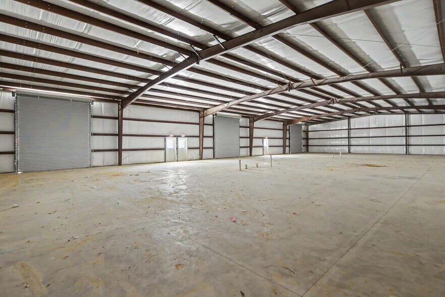 More Photos Of 8655 Tucker Rd, Ocean Springs Warehouse For Lease