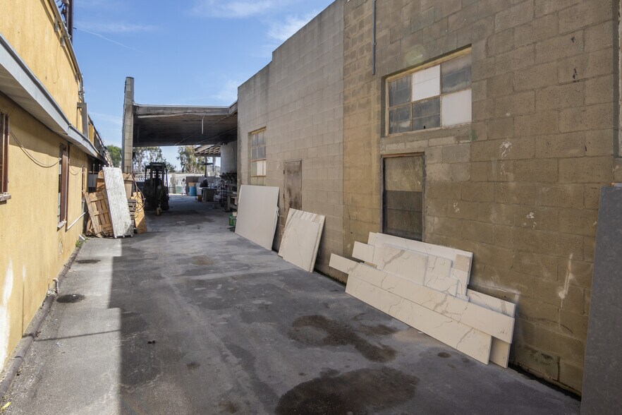 More Photos Of 6160 Sepulveda Blvd, Van Nuys Warehouse For Sale