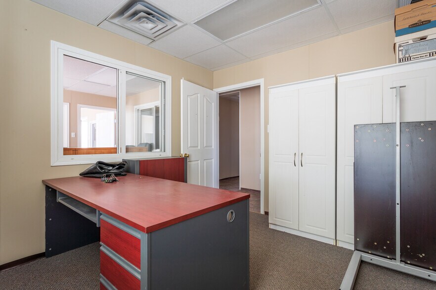 More Photos Of 310 Williams Industrial Dr, Neilburg Service For Sale