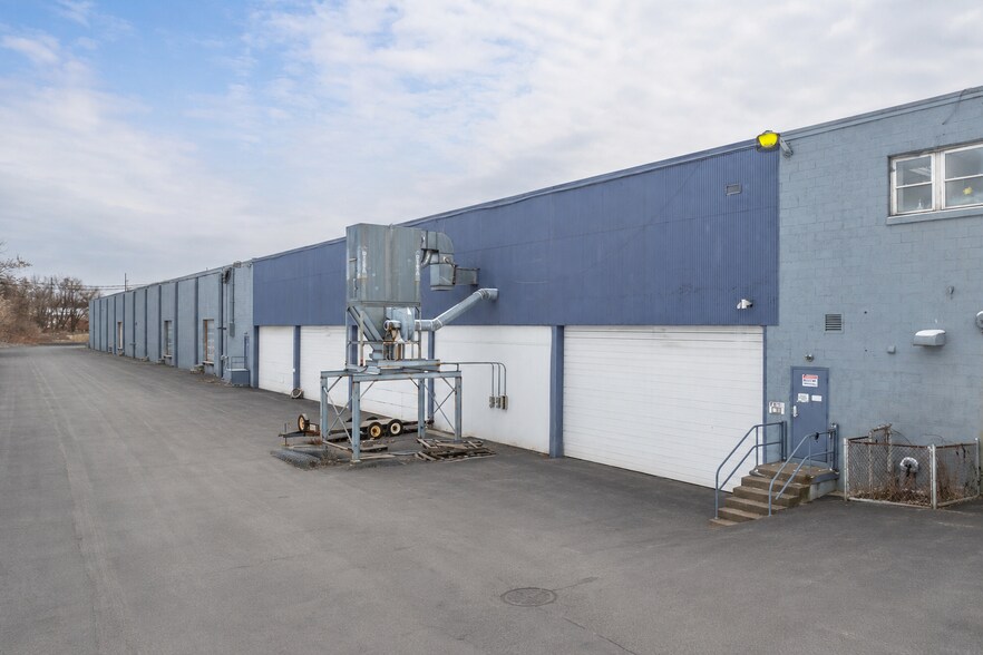 More Photos Of 40 Poplar St, Scranton Warehouse For Lease
