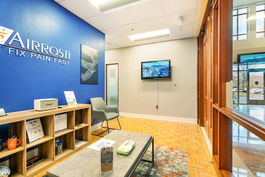 More Photos Of 600 Peter Jefferson Pky, Charlottesville Medical For Sale