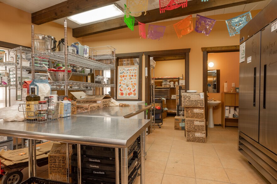 More Photos Of 1400 Maclovia Ln, Santa Fe Office Residential For Sale