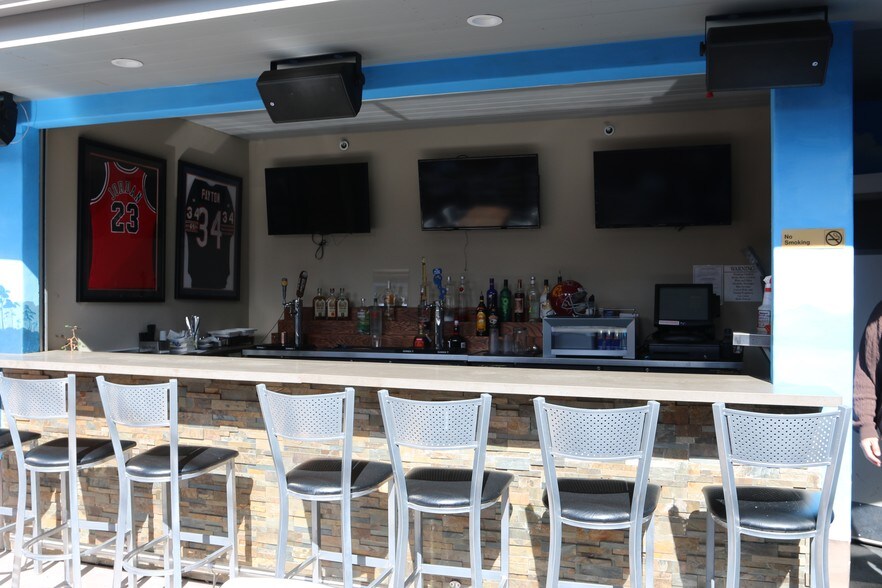 More Photos Of 711 Pacific Ave, Santa Cruz Restaurant For Lease