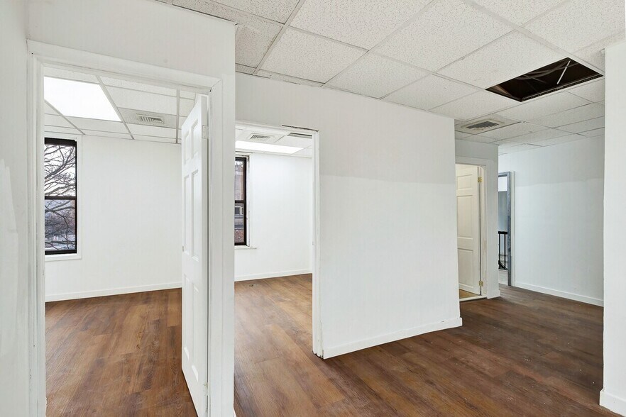 More Photos Of 8-12 W Fordham Rd, Bronx Storefront Retail Office For Lease