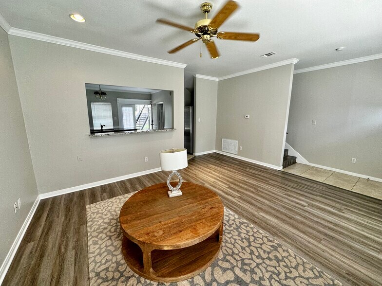 More Photos Of 1902 S 8th St, Waco Multifamily For Sale