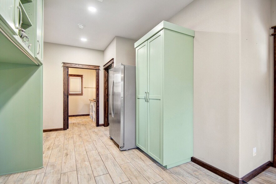 More Photos Of 4748 N 4318, Pryor Flex For Sale