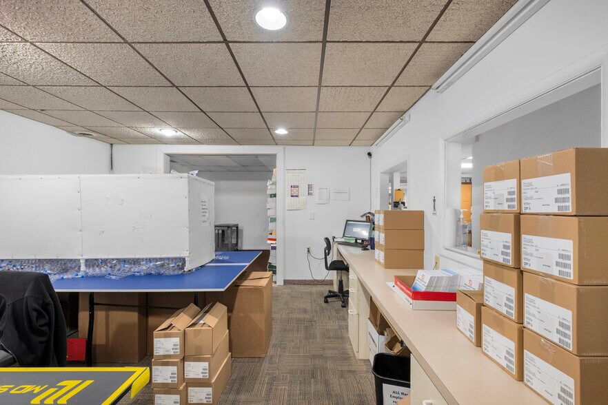 More Photos Of 1315 Harding Hwy, Richland Office Residential For Sale