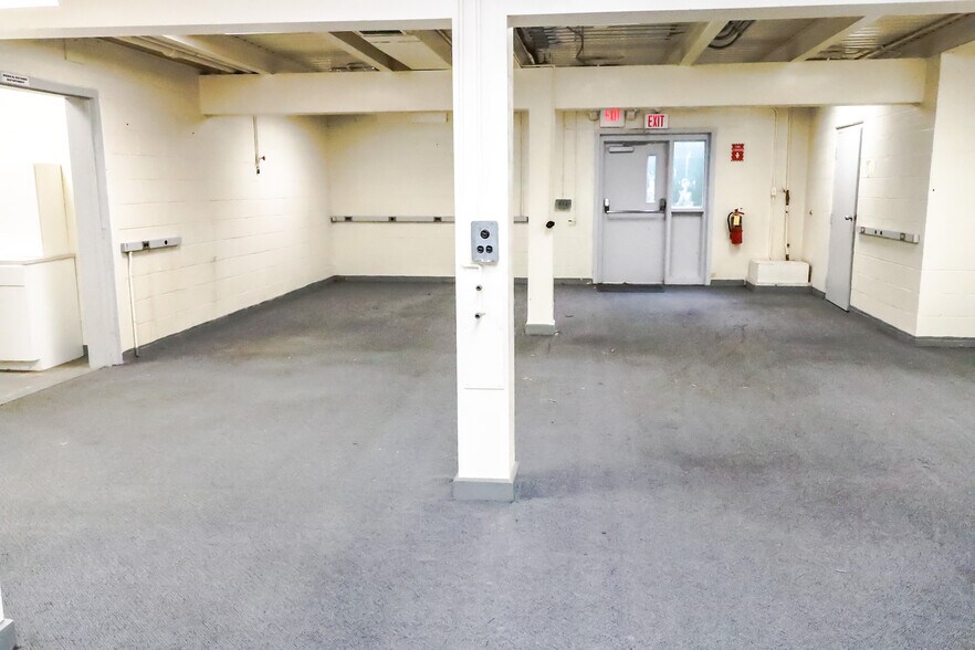 More Photos Of 520 Pleasant Valley Rd, Trafford Office For Sale