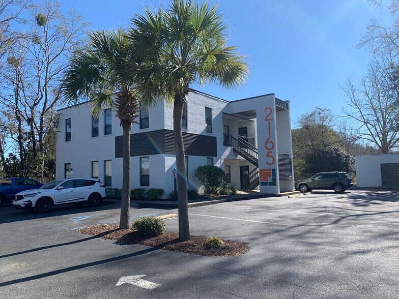 More Photos Of 2175 Ashley Phosphate Rd, Charleston Unknown For Lease