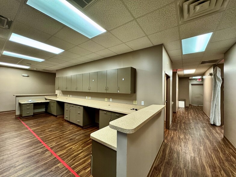 More Photos Of 4645 Village Square Dr, Paducah Storefront Retail Office For Lease