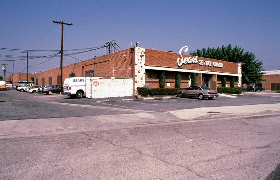 More Photos Of 11961 Sherman Rd, North Hollywood Warehouse For Lease