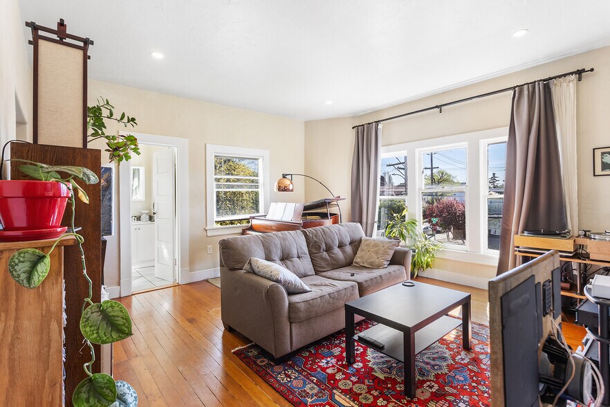 More Photos Of 1036 60th St, Emeryville Apartments For Sale