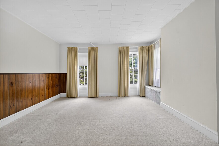 More Photos Of 59 Montgomery St, Poughkeepsie Funeral Home For Sale