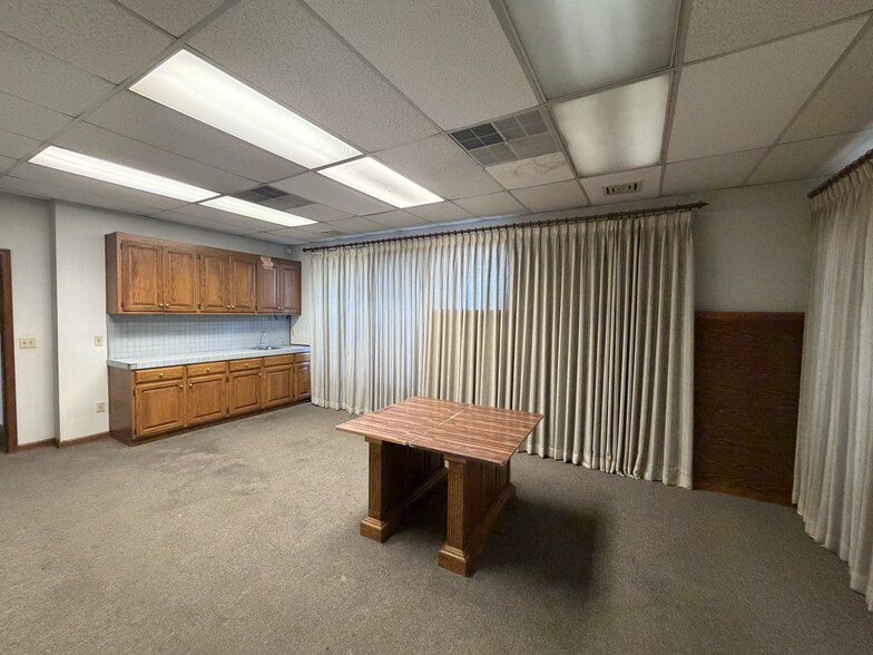 More Photos Of 7811 Kelley Dr, Stockton Office For Sale