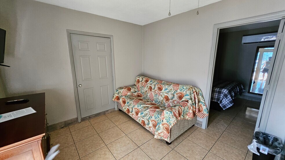 More Photos Of 430 W Merritt Island Cswy, Merritt Island Hotel For Sale