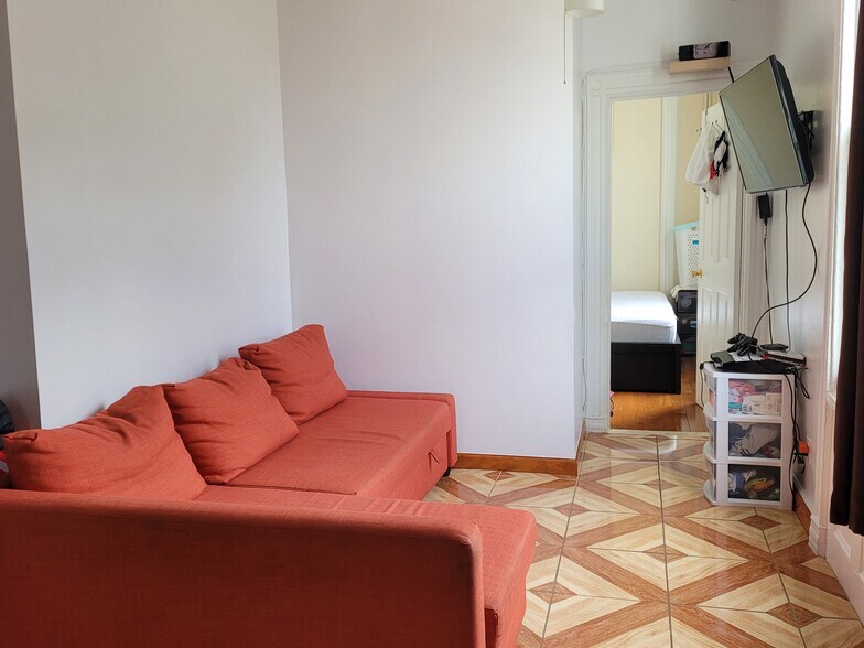 More Photos Of 283 Wyckoff Ave, Brooklyn Multifamily For Sale