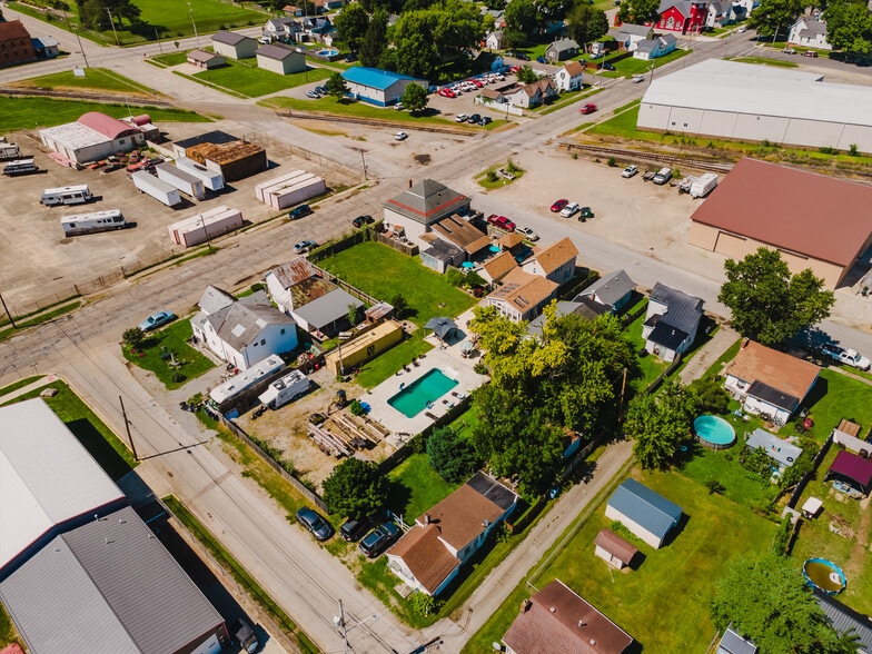 More Photos Of 706 S Washington St, Circleville Bar For Sale