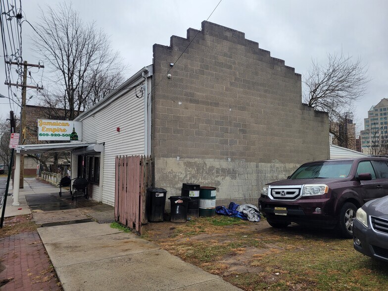 More Photos Of 17-23 Spring St, Trenton General Retail For Sale