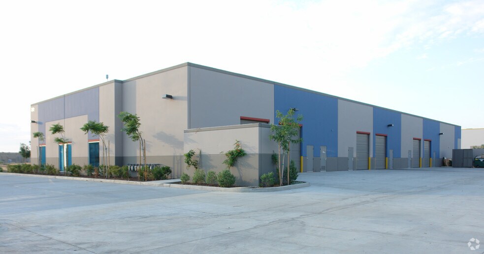 More Photos Of 212 E Avenue K6, Lancaster Warehouse For Lease