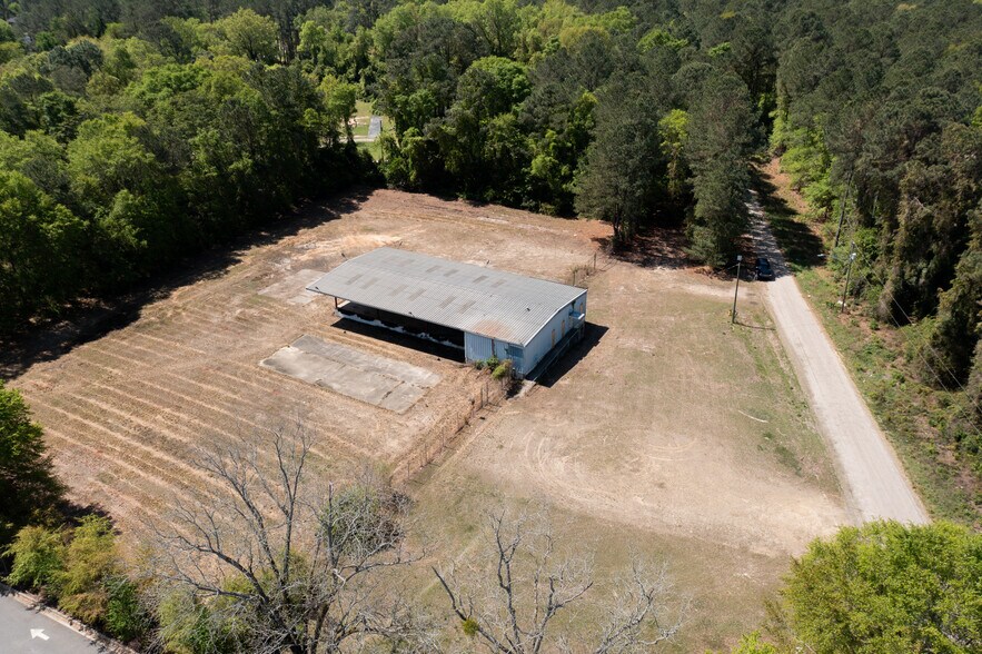 More Photos Of 519 Springfield Rd, Fayetteville Truck Terminal For Sale