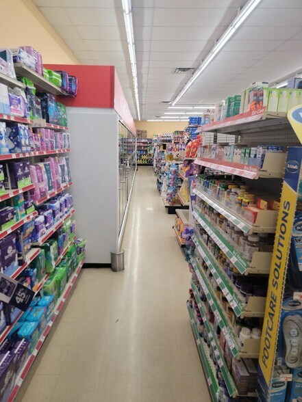 More Photos Of 790 S Us Highway 77, Douglass General Retail For Lease