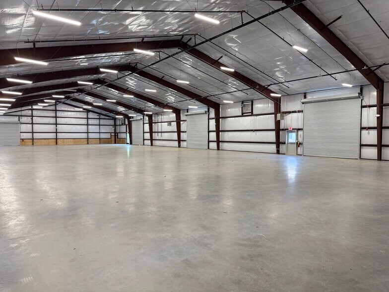 More Photos Of 3000 Wyndham Industrial Dr, Opelika Manufacturing For Sale
