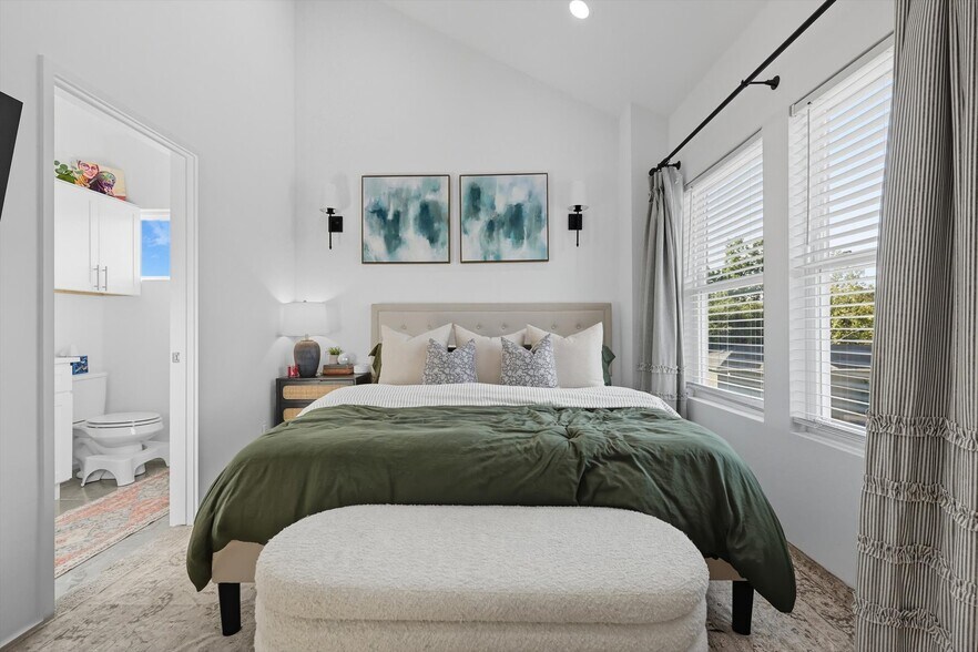 More Photos Of 5647 Live Oak, Dallas Apartments For Sale