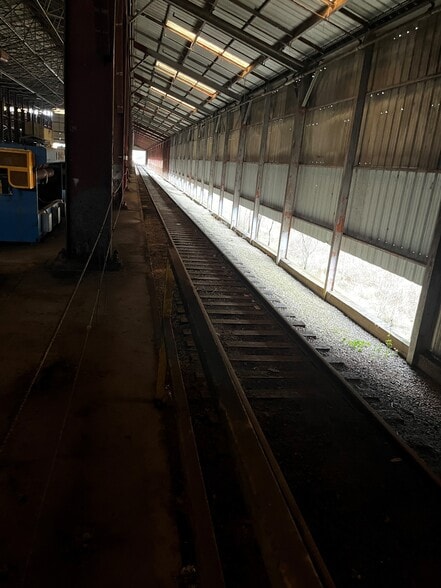 More Photos Of 735 FM 92 S, Silsbee Warehouse For Lease