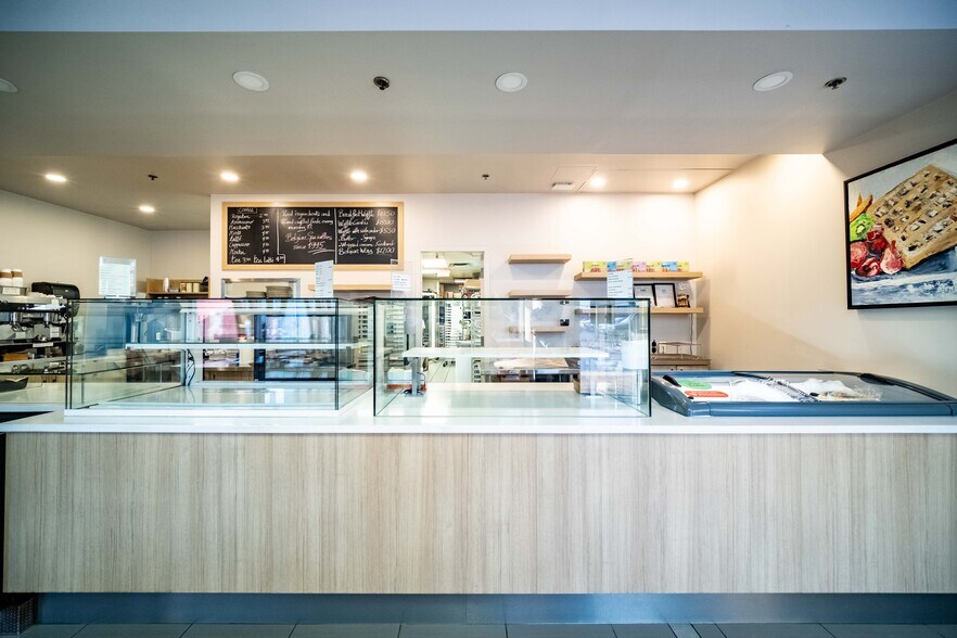 More Photos Of 1728 2nd Av W, Vancouver Apartments For Lease