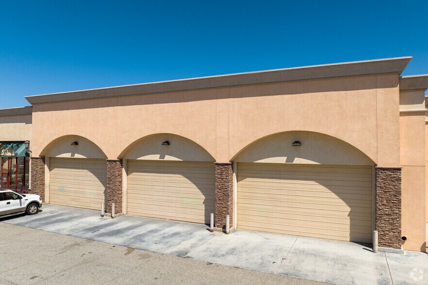 More Photos Of 15669 Roy Rogers Dr, Victorville General Retail For Sale
