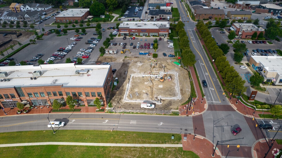 Primary Photo Of 855 W 3rd Ave, Grandview Heights Bank For Lease