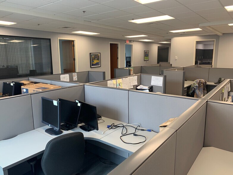 More Photos Of 902 Clint Moore Rd, Boca Raton Loft Creative Space For Lease