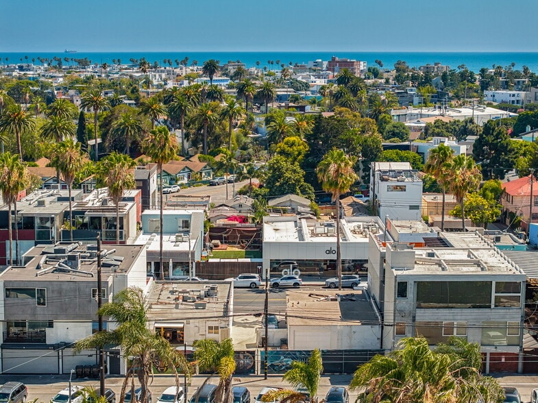 More Photos Of 1315-1317 Abbot Kinney Blvd, Venice Storefront For Sale