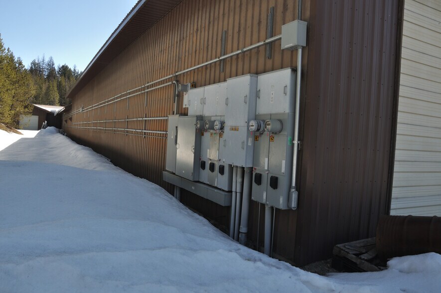 More Photos Of 6065 - 6073 US Highway 93, Olney Warehouse For Lease