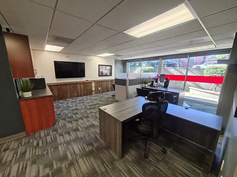More Photos Of 2250 NW Flanders St, Portland Medical For Lease