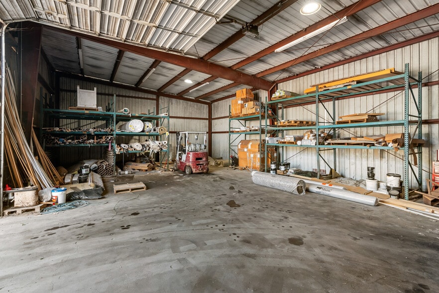 More Photos Of 2751 E Davis St, Conroe Freestanding For Sale