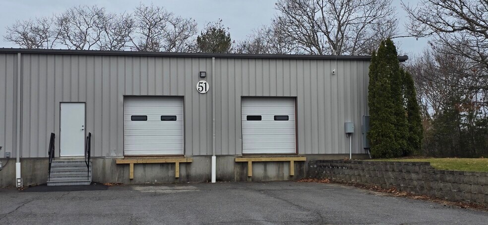 More Photos Of 51 Jonathan Bourne Dr, Pocasset Warehouse For Lease