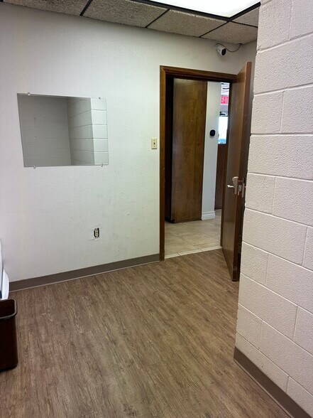 More Photos Of 5929 50th St, Lubbock Industrial For Sale