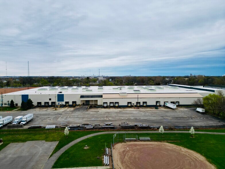 More Photos Of 815 E Kenwood Ave, Decatur Distribution For Lease