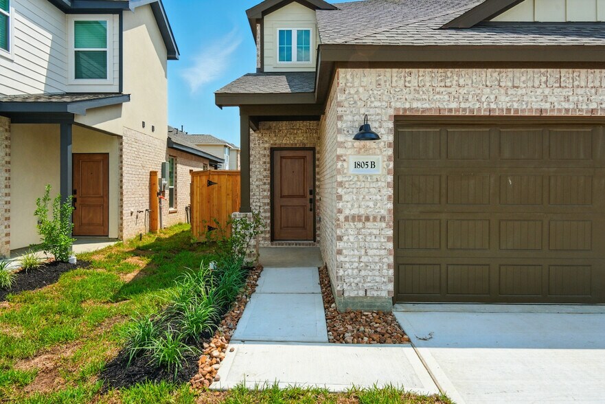 More Photos Of 1805 N Peach Creek Dr, Dayton Apartments For Sale