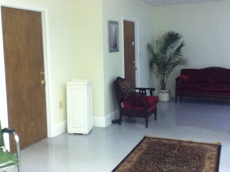 More Photos Of 1014-1020 Robeson St, Fayetteville Storefront Retail Office For Lease