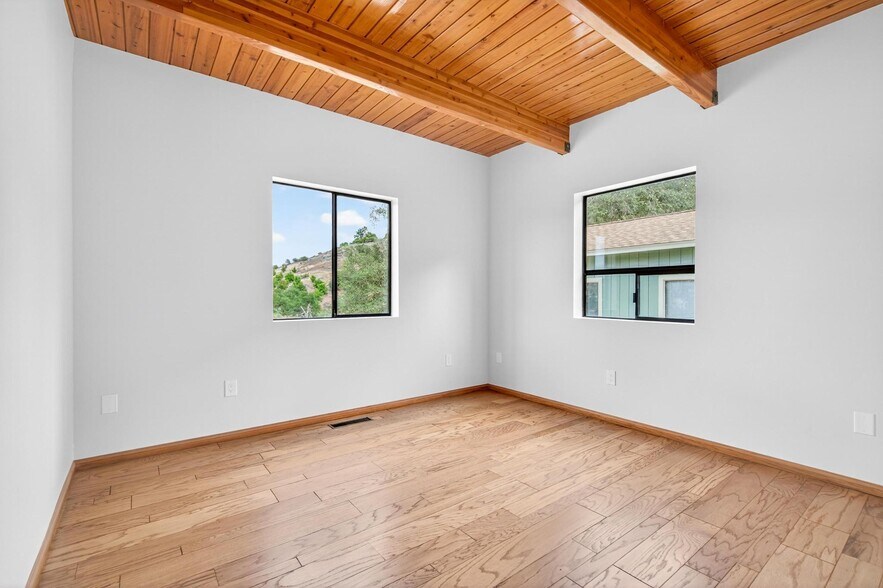 More Photos Of 14621 Woods Valley rd, Valley Center Flex For Sale