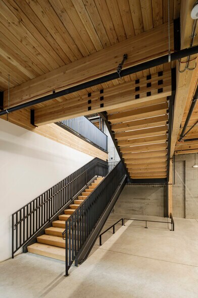 More Photos Of 1715 NW 17th Ave, Portland Loft Creative Space For Lease